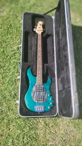 Bajo Musicman Sterling