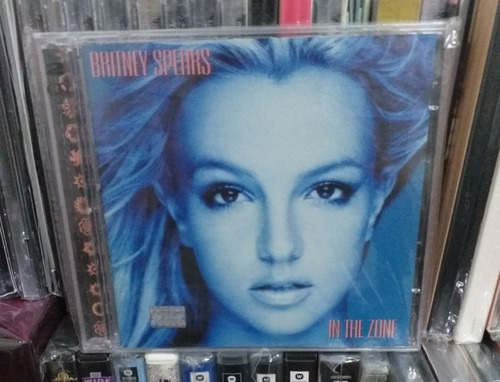 Britney Spears - In The Zone Con Bonus Track