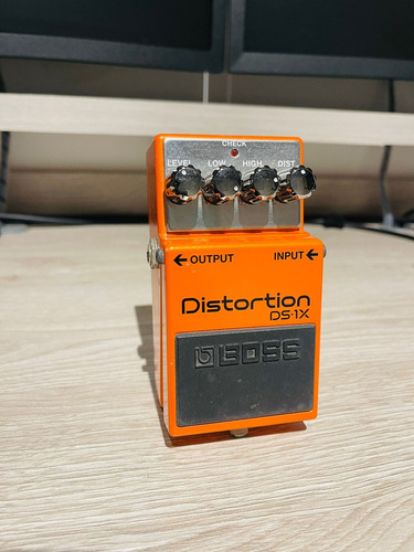 Pedal De Distorsión Para Guitarra Boss Distortion Ds-1x