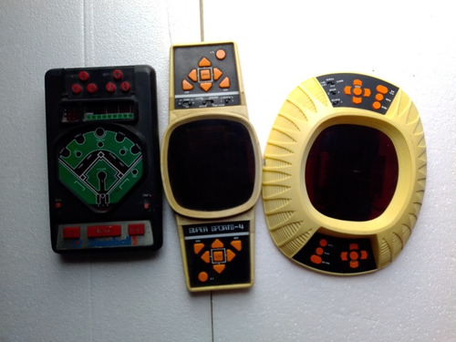 Tres Consolas De Video Juegos Vintage (falta Checar ) 