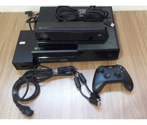 Xbox One Preto + 2 Controles + Kinect