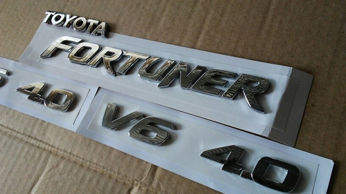 Kit Emblema Toyota Fortuner V6 4.0 Juego 6piezas Foto 4