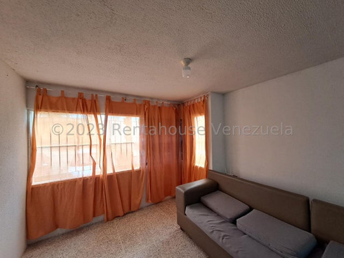 Milagros Inmuebles Apartamento Venta Cabudare Lara Vista Verde Economica Residencial Economico Código Inmobiliaria Rent-a-house 23-27378 - Imagen 3