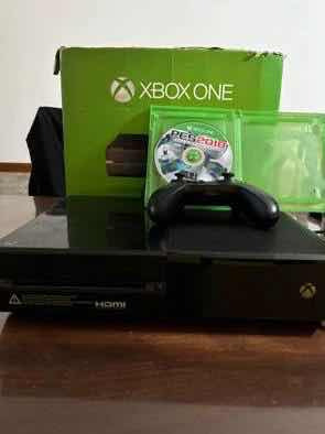 Xbox One 500gb - 1 Joystick
