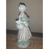 Antigua Figura De Dama Sellada En Porcelana