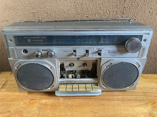 Radio Grabador Toshiba Bombeat7 . Retro Vintage Con Fallas 