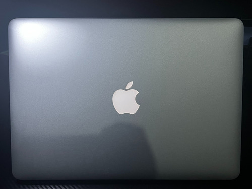 Macbook Air A1466 Plata 13.3. Usada. Sin Detalles. Mdlo:2017