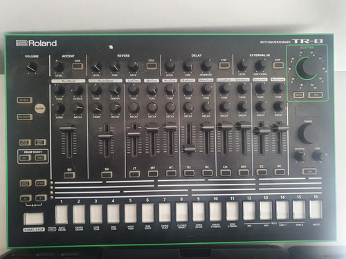 Roland Tr-8