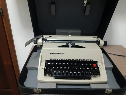 Maquina De Escribir Consul 2224 - Usada