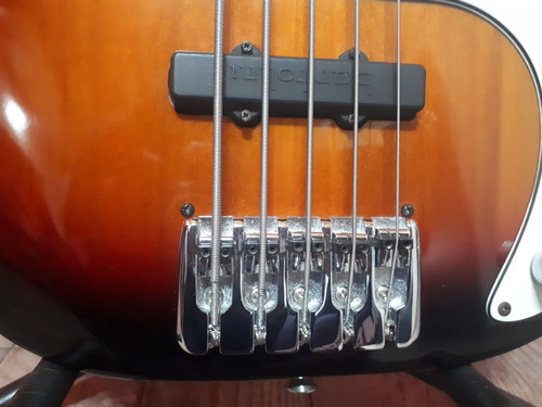 Bajo Squier Precisión Con Bartolini Jazz Bass