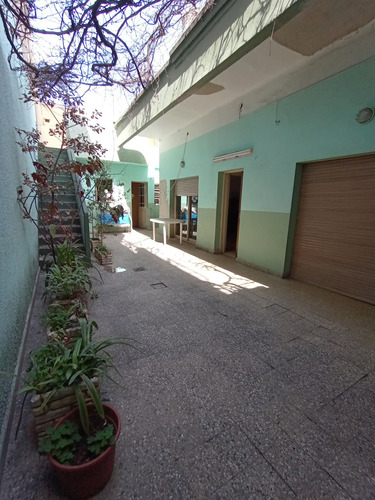 Venta Casa 3 Amb Con Dep, Patio Y Terraza Floresta