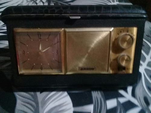 Radio Reloj Antiguo Arrow