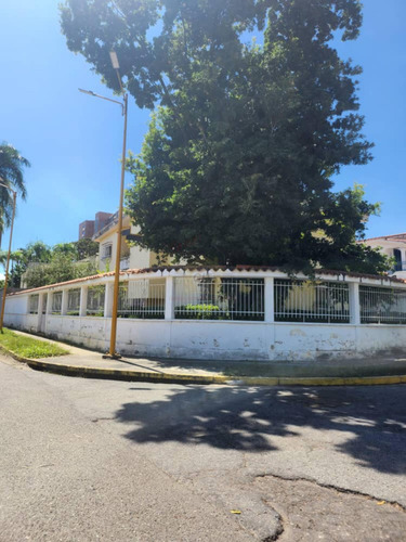Casa Comercial En Alquiler En La Viña, Este Potencial Inmueble Se Ubica En Esquina De Una Avenidas Principal De Alto Tráfico, Punto Comercial Con Mucha Visibilidad. Tambien En Venta Ref. 900.000 Gf - Imagen 4