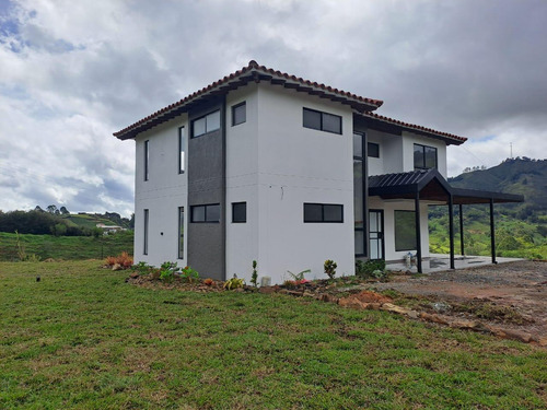 Encantadora Finca En Venta El Peñol - Imagen 3