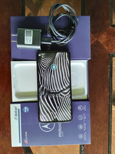 Celular Motorola One Zoom 