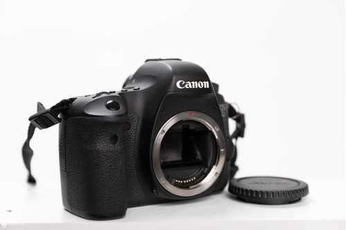  Canon Eos 6d  Com Duas Baterias 