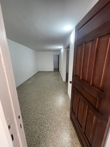 En Venta Casa En La Urbanizacion La Esmeralda. Ab - Imagen 4