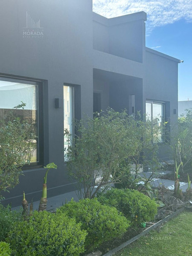 Venta Casa San Sebastián Apto Crédito Oportunidad Calidad Y Diseño 4 Amb Pileta Árboles Riego - Imagen 3
