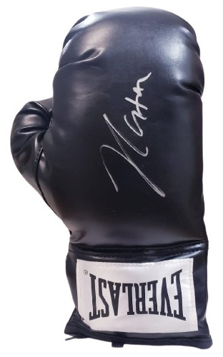 Guante Everlast Negro Firmado Por Julio César Chávez