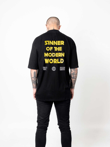 Remera Oversize Estampada Tom Rave Sinner Hombre