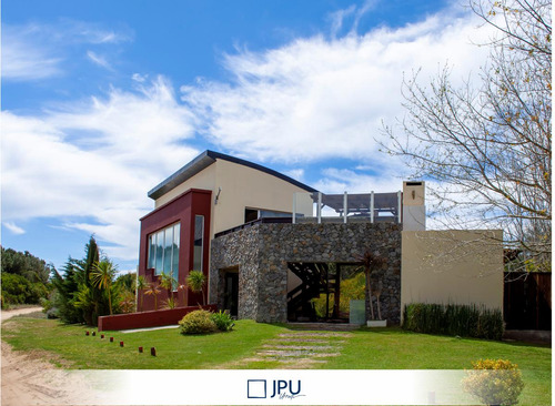Casa En Venta Costa Esmeralda, Barrio Marítimo I.