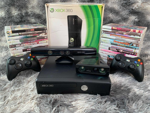 Xbox 360 Slim + Kinect Zoom + 2 Controles + 30 Jogos