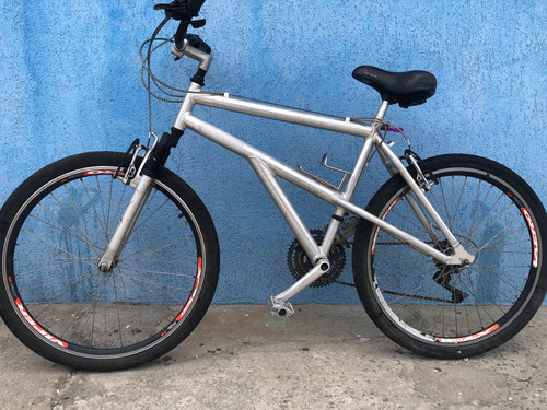 Bike De Alumínio Aro 26 Com 21 Marchas Vendo Urgente 