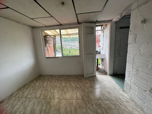 Venta De Casa Con Renta Y Potencial De Ampliación, Minitas, Manizales