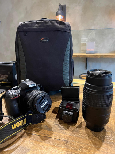 Cámara Nikon D5300 Kit Con Lente 55-300 Flash Y Bolso