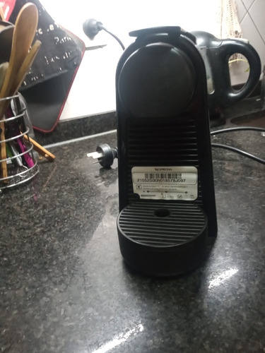 Cafetera Nespresso Essenza Mini C30 - Con Poco Uso