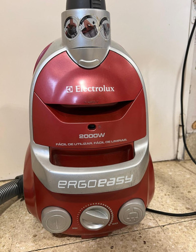 Aspiradora Electrolux Ergoeasy Titan 2000w