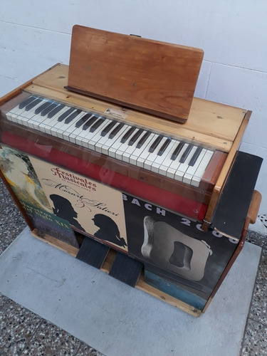 Instrumento De Música Armonio.