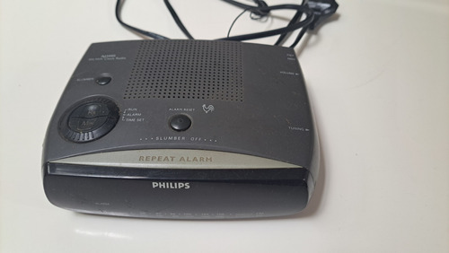 Radio Reloj Despertador Phillips Con Alarma . Enchufe  220 V