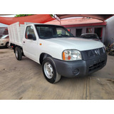 Nissan Np300 2014 2.4 Estacas Dh Mt