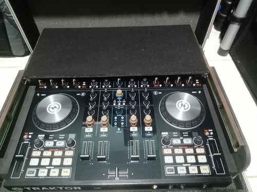 Controladora Traktor S4mk2 Com Case