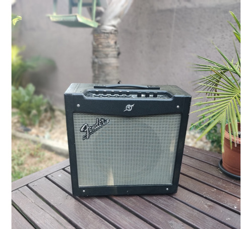 Amp Fender Mustang Ii V2 P/ Guitarra 12 Pol 40w Rms