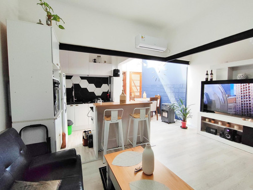 Venta Apartamento De 1 Dormitorio En Malvín Con Claraboya Iluminado Reciclado Azotea Terraza
