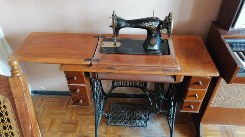 Maquina Antigua De Coser Singer Año 1925