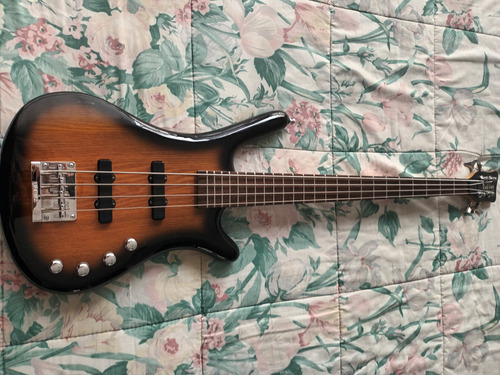 Bajo Rock Bass Corvette