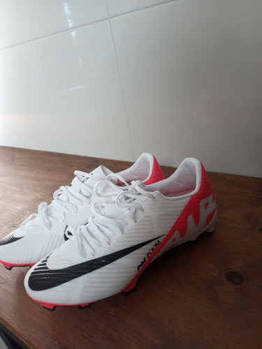 Botines Nike Mercurial Vapor 15 Academy (talle 39,cm 25)