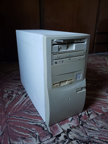 Gabinete Pc Atx Incluye Fuente, Lectora De Cd Y De Diskette