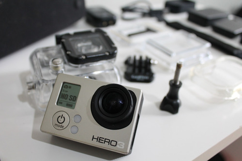Câmera Gopro Hero3 Vários Acessórios 2 Baterias E Case 