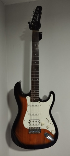 Guitarra Stratocaster Guiber + Amplificador Tom Grasso