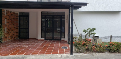 Encantadora Casa De 4 Habitaciones En Villavicencio