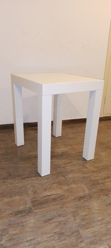 Mesa Melamina Blanca 60cm X 70cm-patas Cuadradas -impecable-