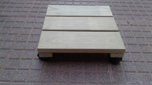 Porta Macetas De Madera Con Ruedas De 30 Cm X 30 Cm