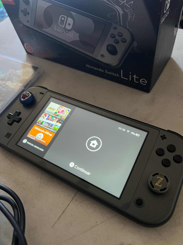 Nintendo Switch Lite Dialga Palkia Edición