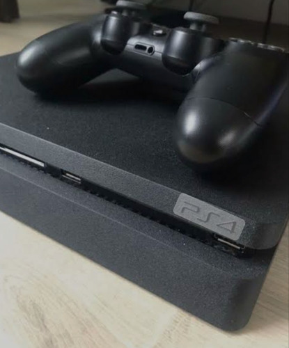 Vendo Ps4 Slim Com 4 Jogos Mais Um Fone!!!