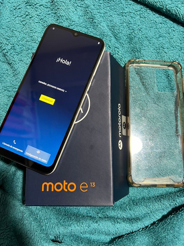 Celular Moto E13