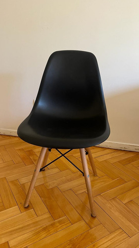 Silla De Comedor Desillas Eames Negro, El Precio Es X Las 4